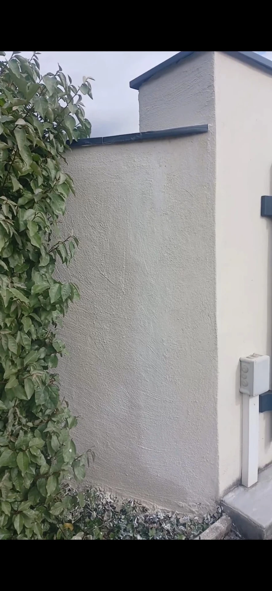 Reprise d'enduit et finition sur mur extérieur — après travaux