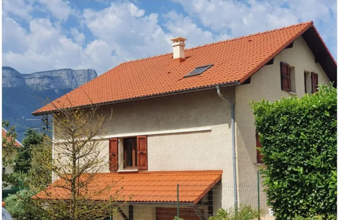 Nettoyage complet de la toiture d'une maison — après travaux
